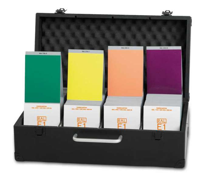 RAL E1 Primary standards of all 490 RAL EFFECT colours in a 